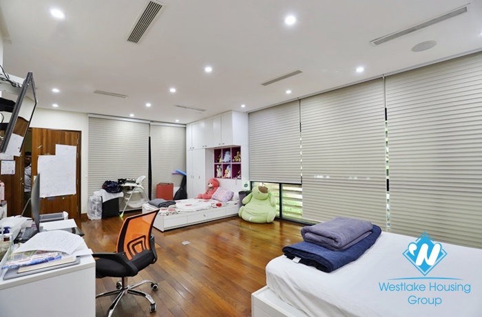 A stunning 4 bedroom villa for rent in Tay ho, Hanoi